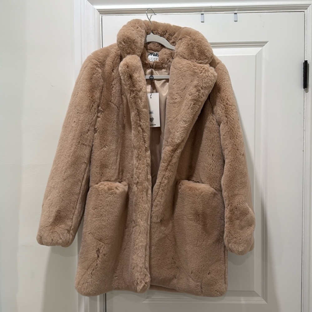 Apparis Coat